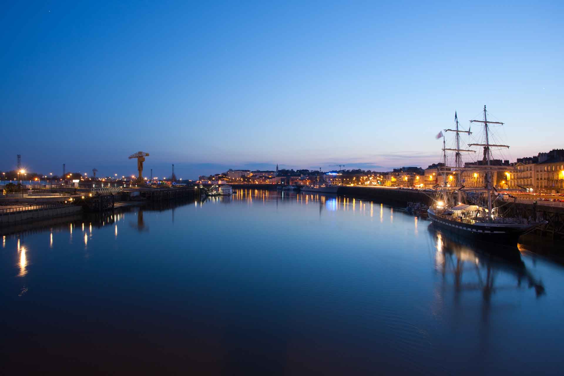 Le Belem sur le quai de Nantes le matin